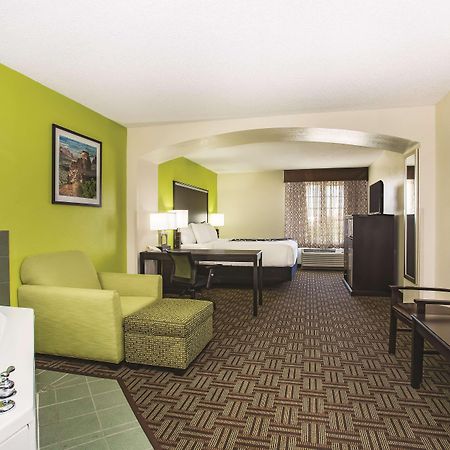 La Quinta By Wyndham Fruita Hotel Exterior photo