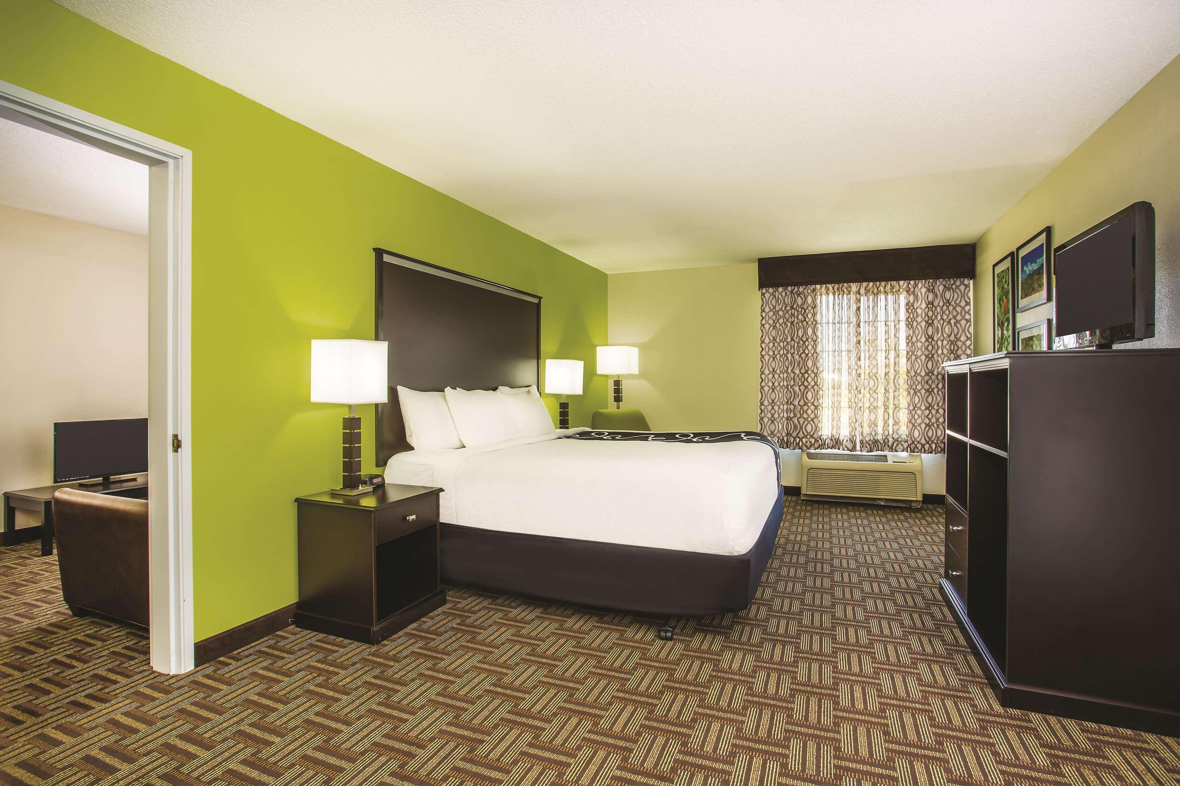 La Quinta By Wyndham Fruita Hotel Exterior photo